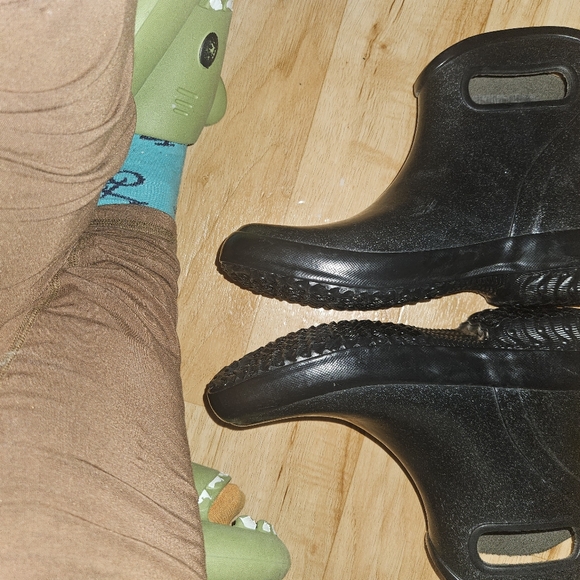 Bogs Women's Ankle Glitter Rain Boots, Black Waterproof Slip-On, Size - Picture 6 of 8